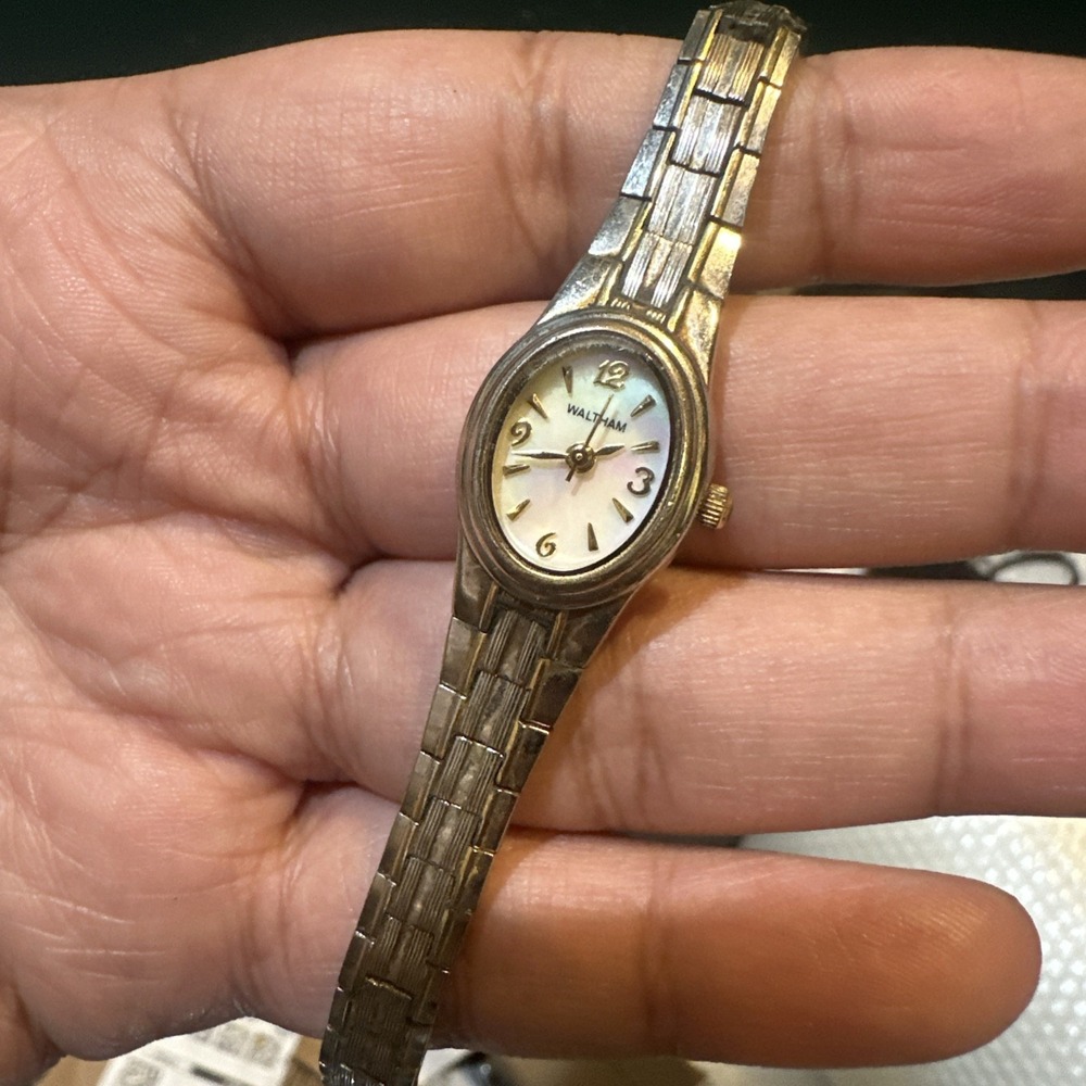 Works Vintage Waltham Mother Pearl Ladies Watch Silver Oval Quartz 17mm Fit 6.25